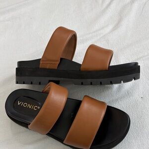 Vionic Tan and Black Slide Sandals